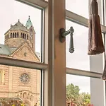Domhof فندق 4*