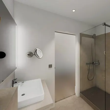 Domhof 4*