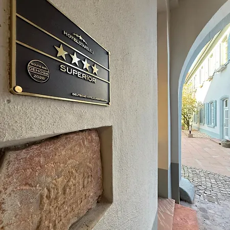 Domhof 4*
