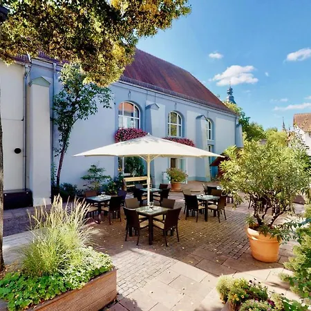 Domhof فندق 4*