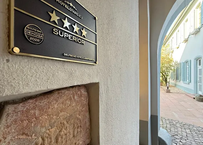 Domhof 4*